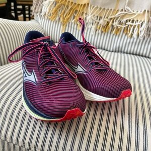 Mizuno Women's Wave Rider 25 Running Shoe
